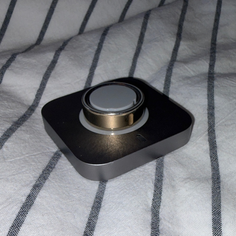 Oura Ring 4 - Picture 2 of 3